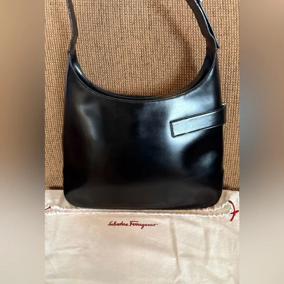 Salvatore Ferragamo Leather Side Hug Clasp Strap Boss Studio Shoulder Bag - Picture 13 of 13